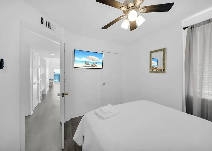 Royal Palms 508 Beachfront Escape Holiday home *