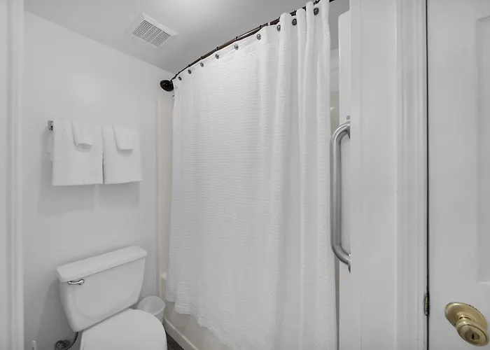 Royal Palms 508 Beachfront Escape *